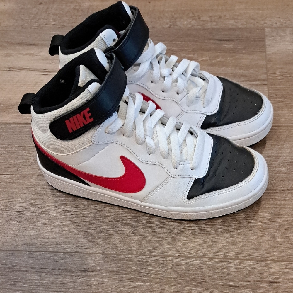 Nike Court Borough Mid 2